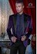 Bräutigam Smoking Anzug purpur aus Samt mit Satin Revers. Spitzen revers und 1 Knopf. Samt aus 100% Baumwolle Stoff. 