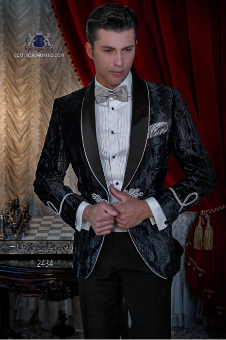 Italian velvet black tuxedo with satin lapels. Fabric velvet 100% cotton.