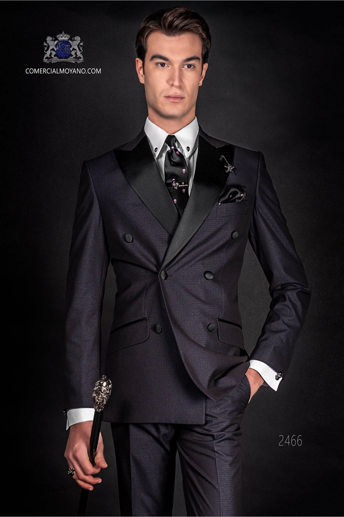 Italian black fashion double breasted suit Slim fit. Satin peak lapels and 6 buttons. Shiny fabric. model 2466 Mario Moyano