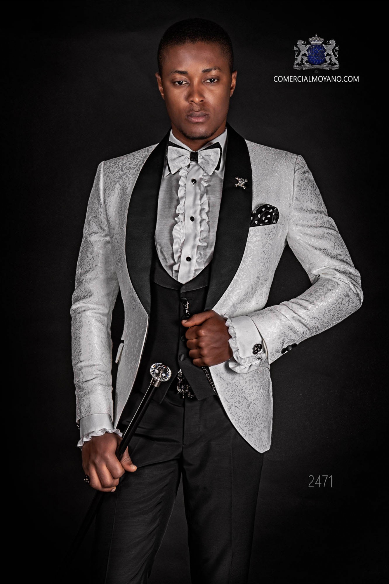 Bespoke black and white silk dinner jacket combined with a black trousers model 2471 Mario Moyano