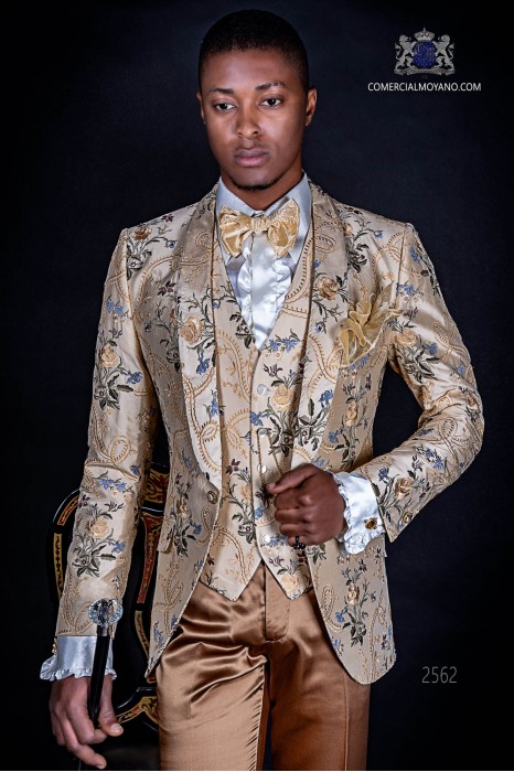 Italian fashion suit in jacquard fabric with a special design