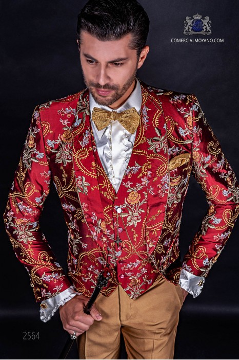 Red italian fashion suit in jacquard fabric with a special design