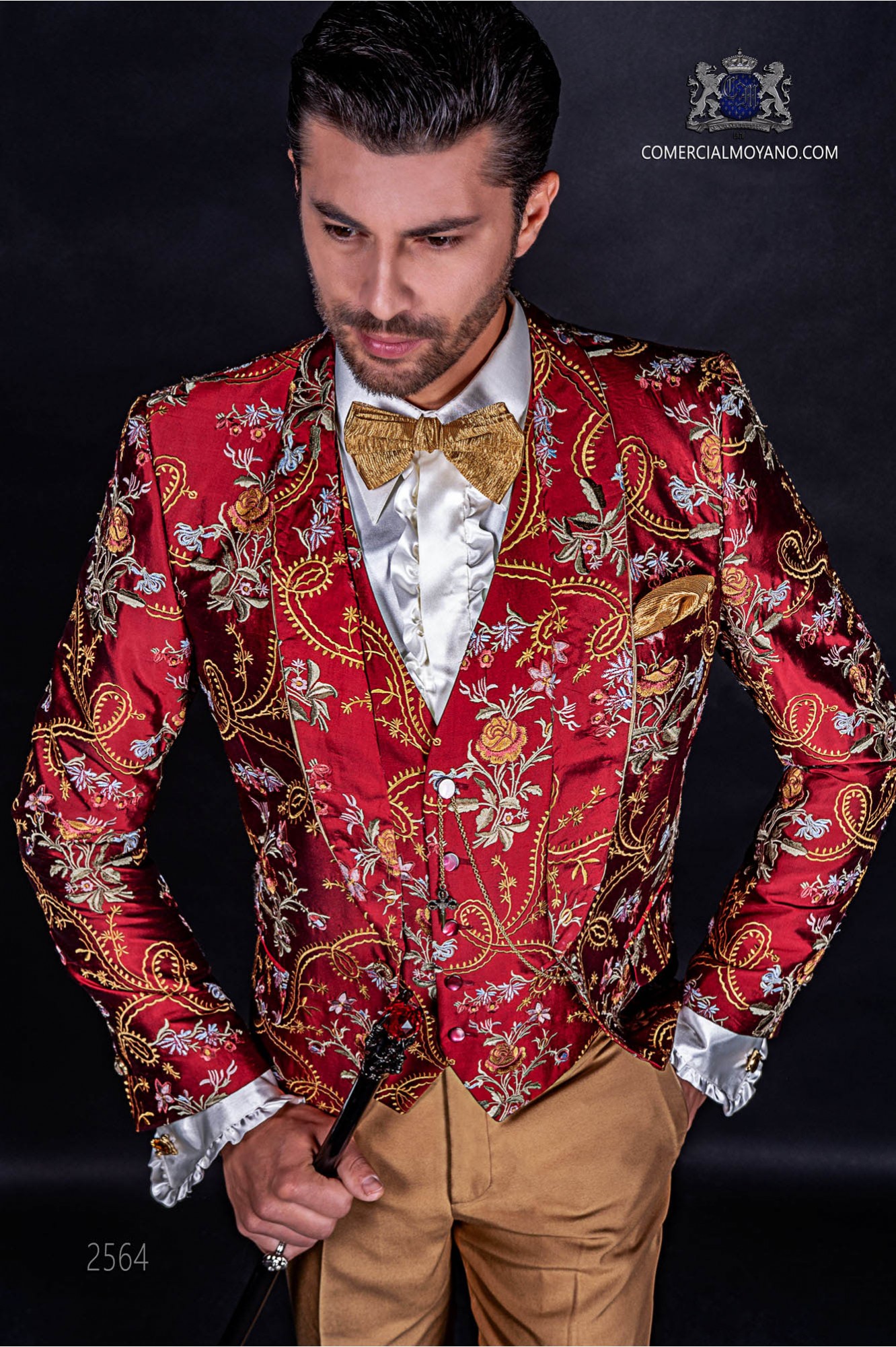 Red italian fashion suit in jacquard fabric with a special design model 2564 Mario Moyano