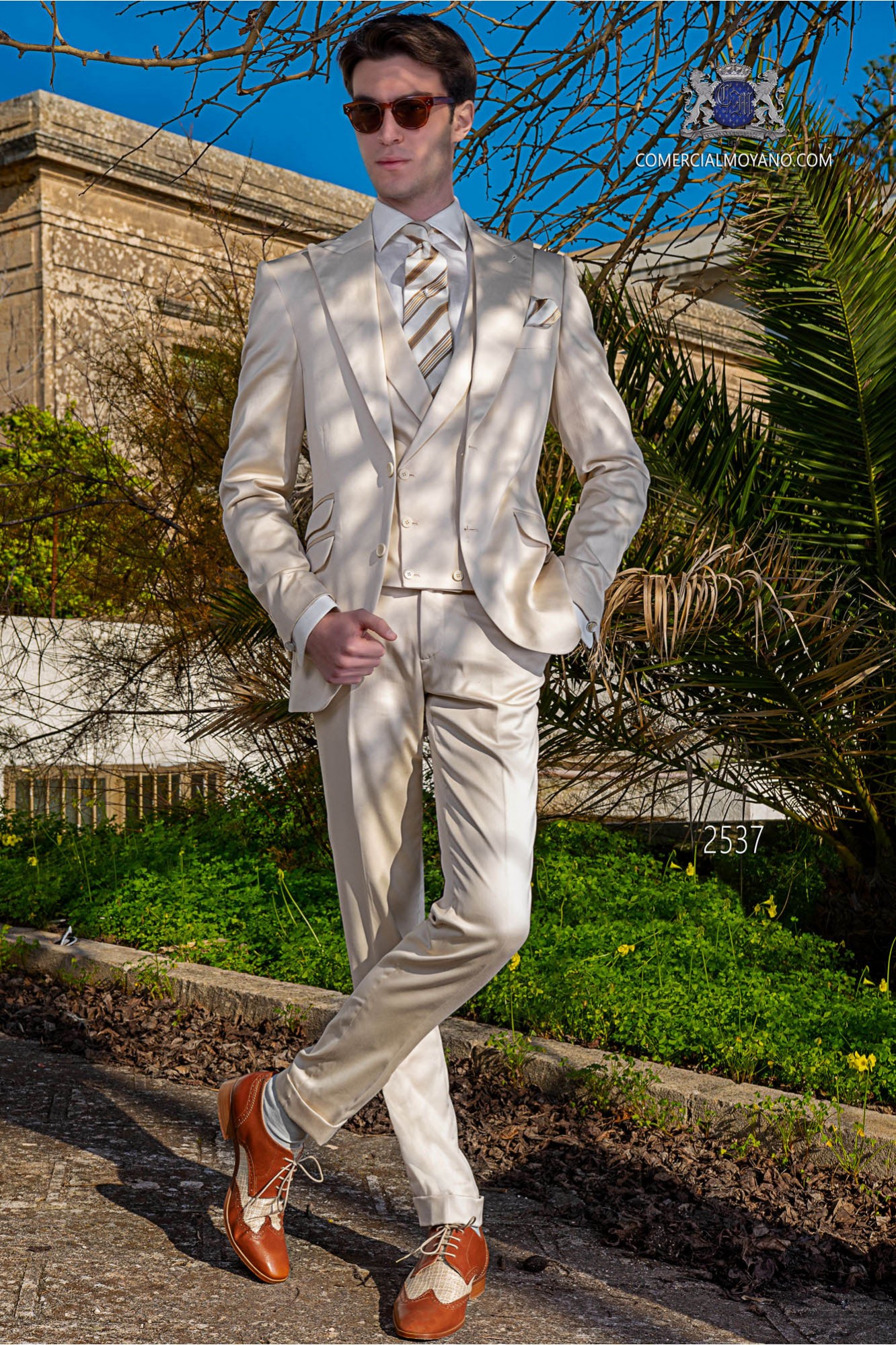 Bespoke pure cotton satin beige suit model 2537 Mario Moyano