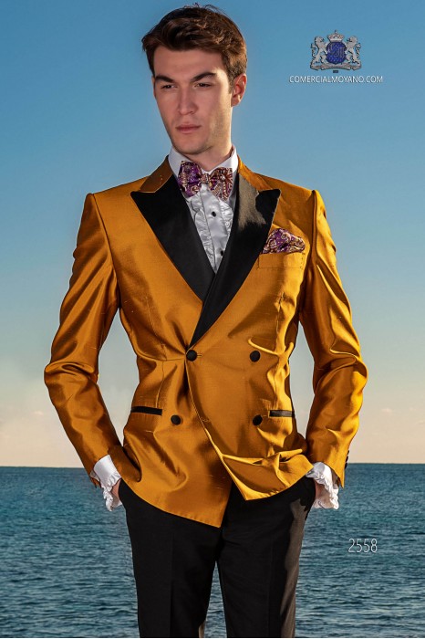 Tuxedo double breasted golden shantung with satin lapels. Peak lapels and 4 buttons. Shantung silk mix fabric.