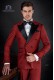 Tuxedo croisé italienne rouge avec revers de pointe de satin. Tissu de laine mélangée.