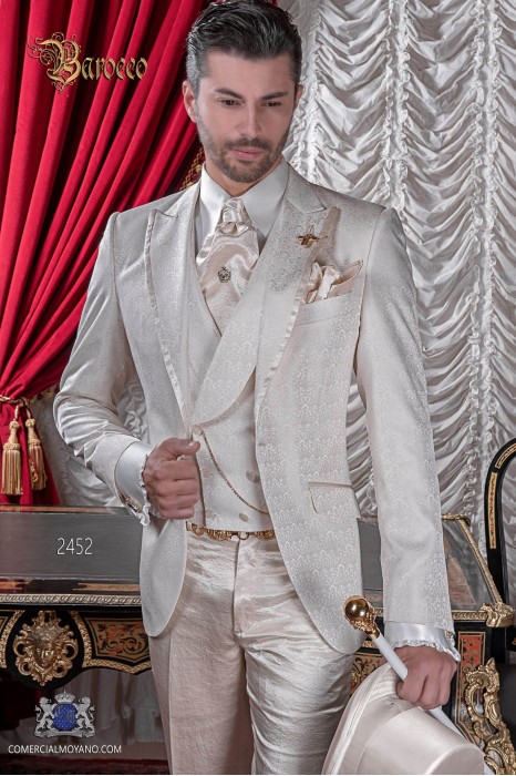 Italian bespoke with a special jacquard fabric in ivory suit