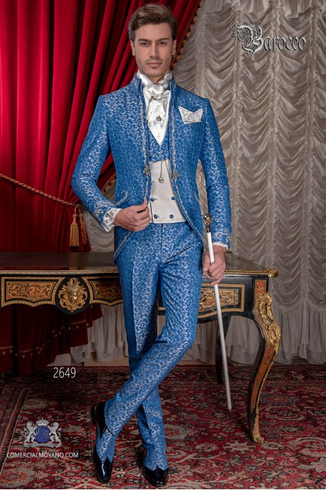 Costume de marié baroque, redingote col Napoléon vintage en tissu jacquard bleu et argent avec broderie en d'argent