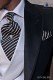 Schwarz und Silber Seide Ascot Krawatte und Taschentuch