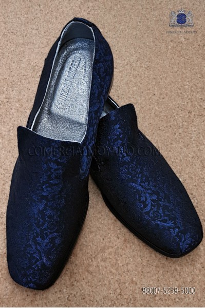 Schuhe aus blauem Jacquard-Stoff