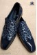 Schuhe aus blau und silber Jacquard-Stoff