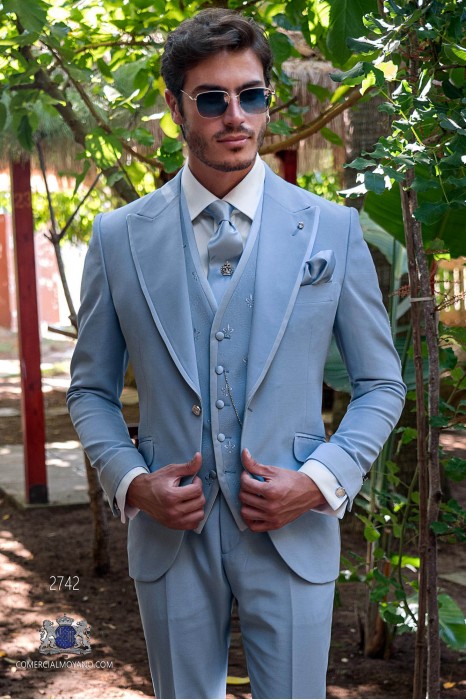 Light blue tailored fit italian men wedding suit with contrast profile on lapels and cuffs