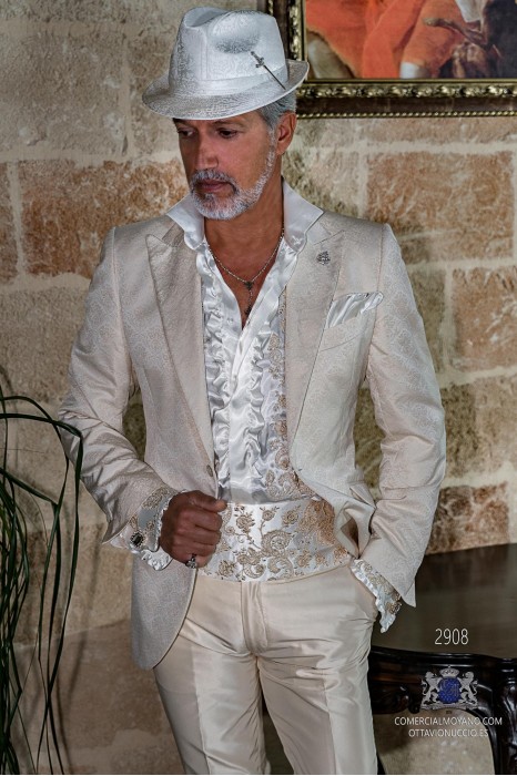 Costume de marié rocker gothique ivoire en tissu jacquard de soie shantung et coupe italienne