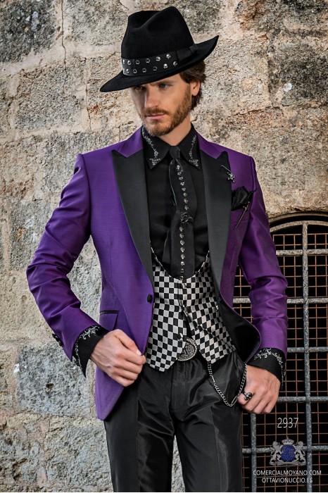 Costume Rocker de marié gothique shantung violet avec revers en satin noir