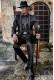 Schwarzer Satin-Rocker-Bräutigamanzug mit silbernem Gothic-Profil am Schalkragen
